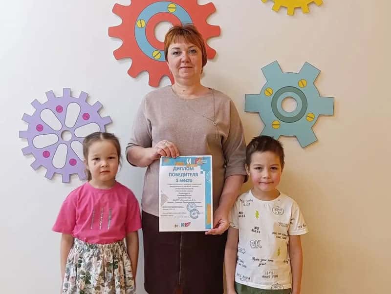 Юные инженеры из Каменска-Уральского удивили жюри интерактивной сказкой