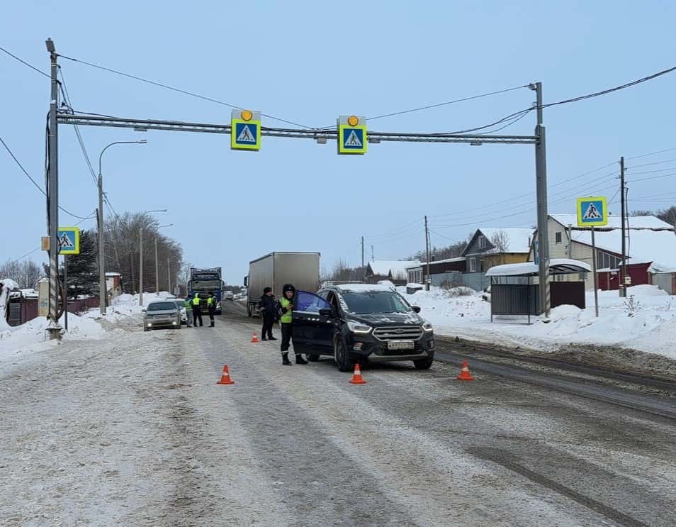 «Неожиданно вышла на дорогу»: в Каменске-Уральском сбили 17-летнюю 