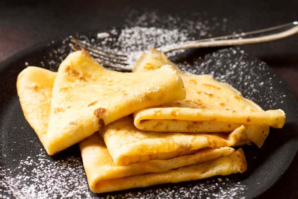 Ажурные блины с дырочками на Масленицу: как добиться идеальной текстуры