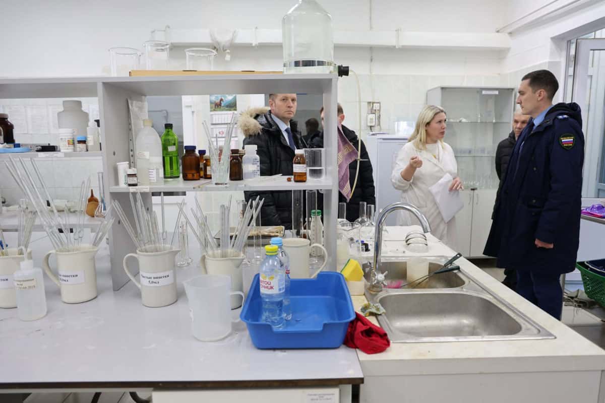 Прокурор и замглавы Каменска-Уральского проверили фильтровальную станцию «Водоканала»