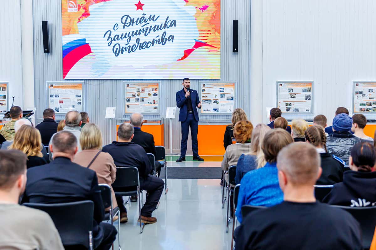 На Синарском трубном заводе впервые провели открытую встречу ко Дню защитника Отечества