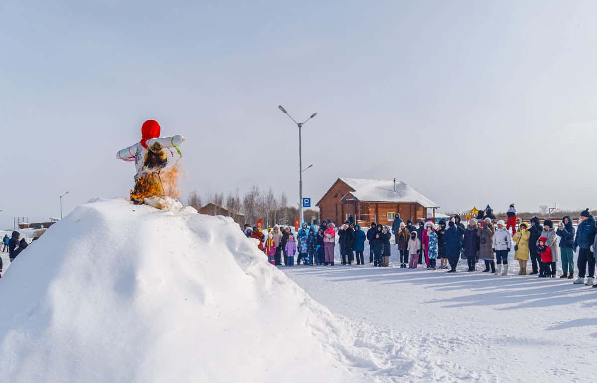 В Каменске-Уральском Масленицу впервые отметили на новой площадке