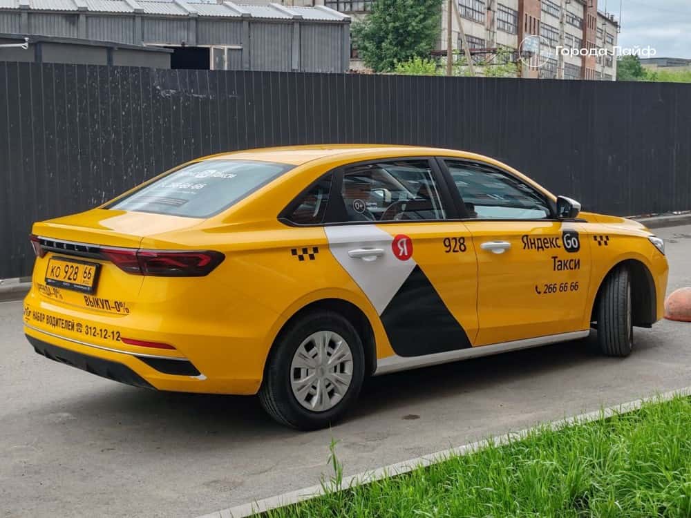 С 1 марта такси переходят на отечественные авто — регионы и самозанятые получили отсрочку