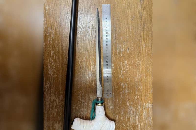 В Екатеринбурге женщина пыталась пронести нож в суд, спрятав его в трости