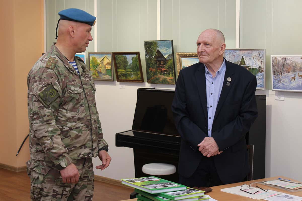 В Каменске-Уральском представили книгу о героях фронта, тыла и спорта