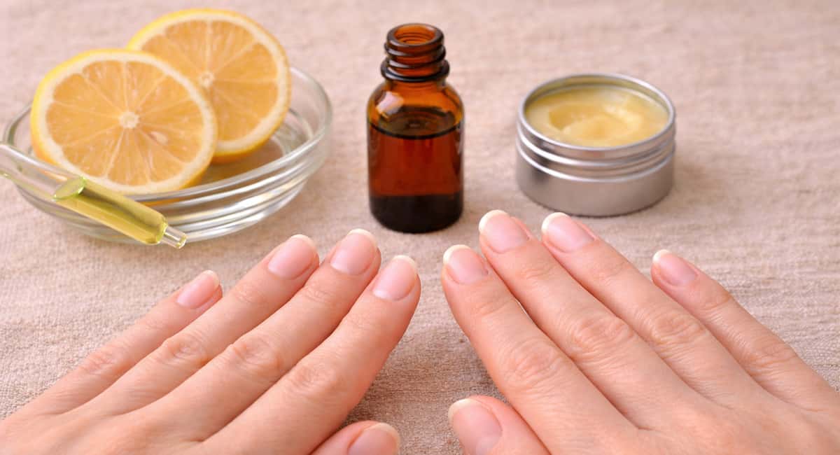 Мажу 1 раз в неделю — и ногти крепкие, белые: не слоятся, не ломаются