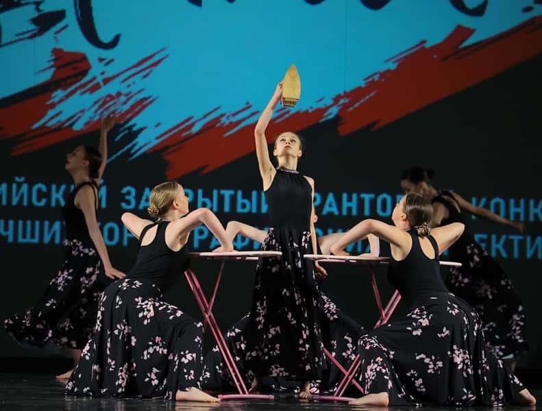 Ансамбль из Каменска-Уральского выиграл грант — коллектив приобрел новые костюмы
