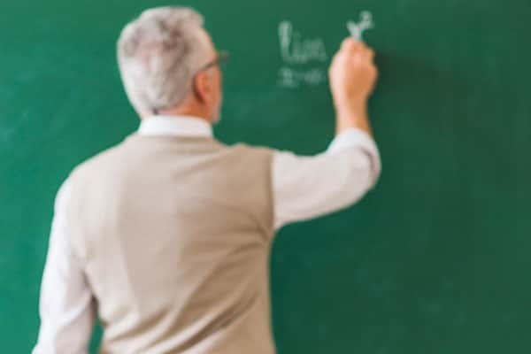 Студентка каменского техникума рассказала об издевательствах преподавателя