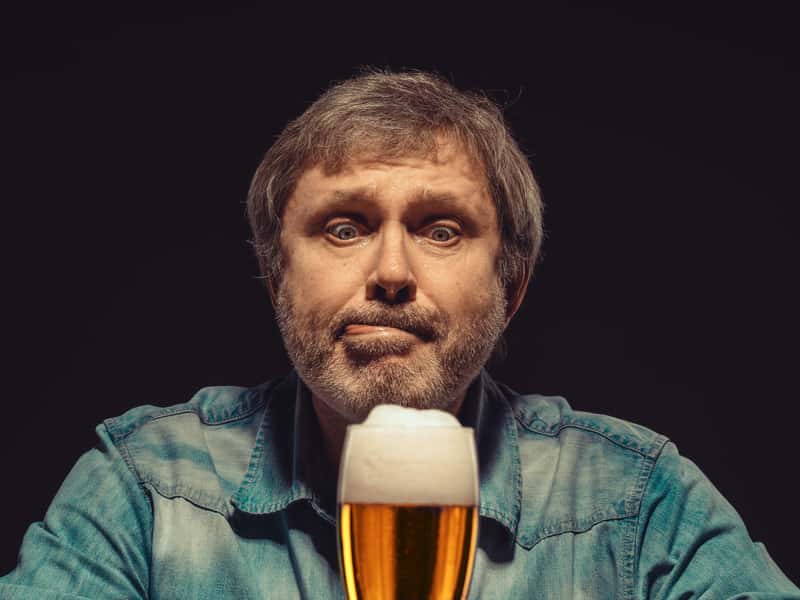 Российский «пивозавр»: как он выглядит, чем занимается и что любит выпить