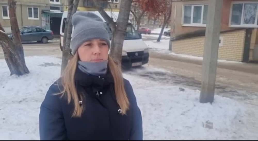 "Ночью жди подарка": жительница Каменска-Уральского, которой запенили дверь в квартиру, рассказала подробности произошедшего. Видео