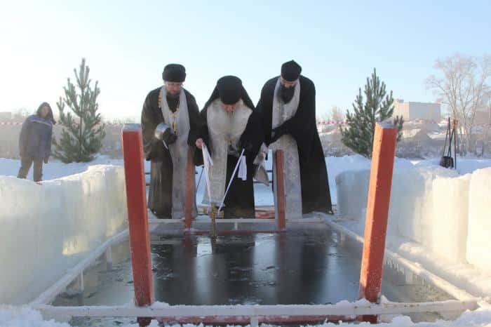 Качество льда определит судьбу крещенских купаний в Каменске-Уральском