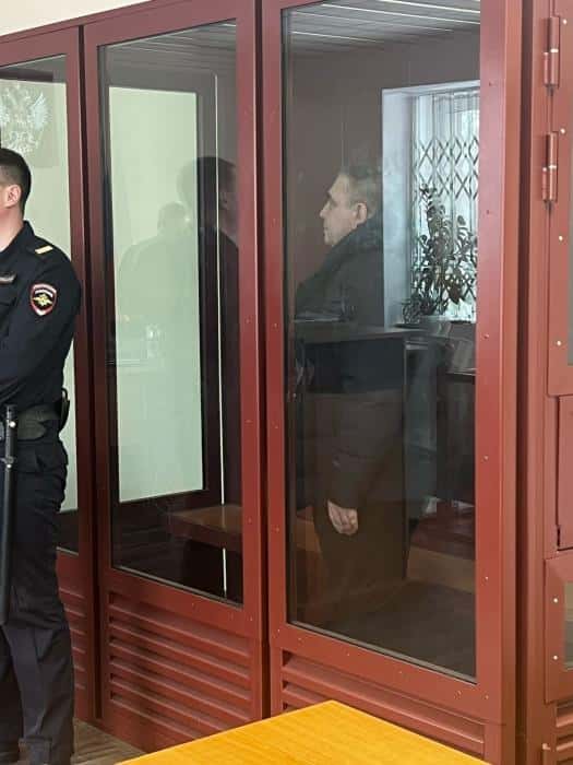 Экс-министр ЖКХ Смирнов останется за решеткой до мая