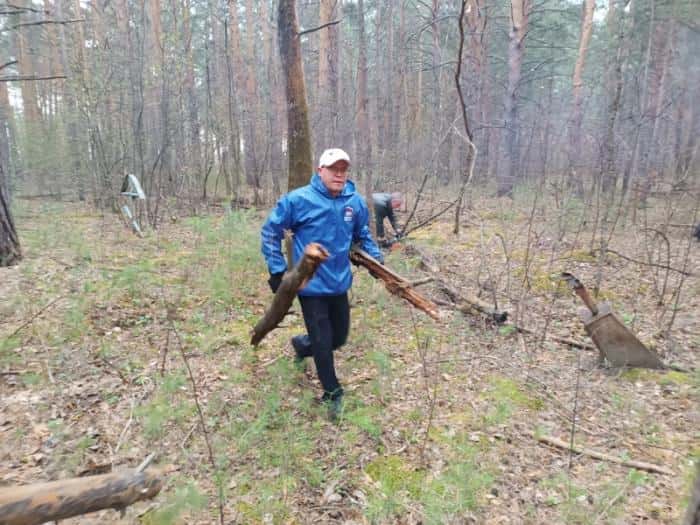Все в Каменске-Уральском выходят на субботники — в том числе глава города и чиновники