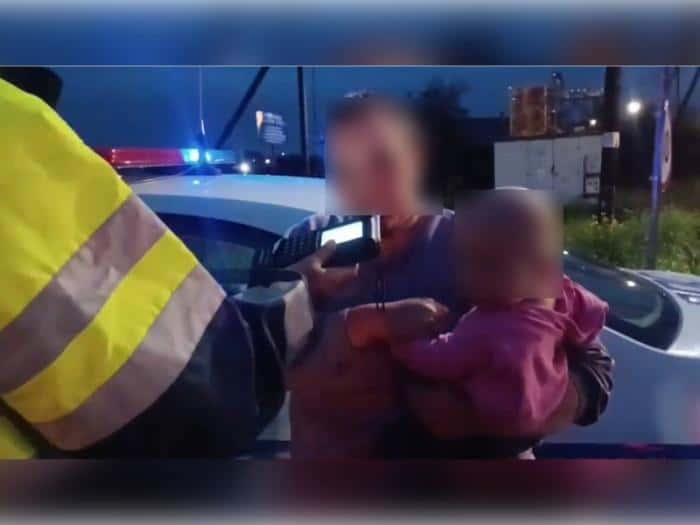 Мать года: в Каменске-Уральском остановили нетрезвую женщину с ребенком в машине