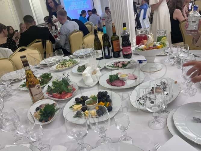 «Стали близки как никогда»: выпускной студентов УрГЮУ закончился массовым отравлением