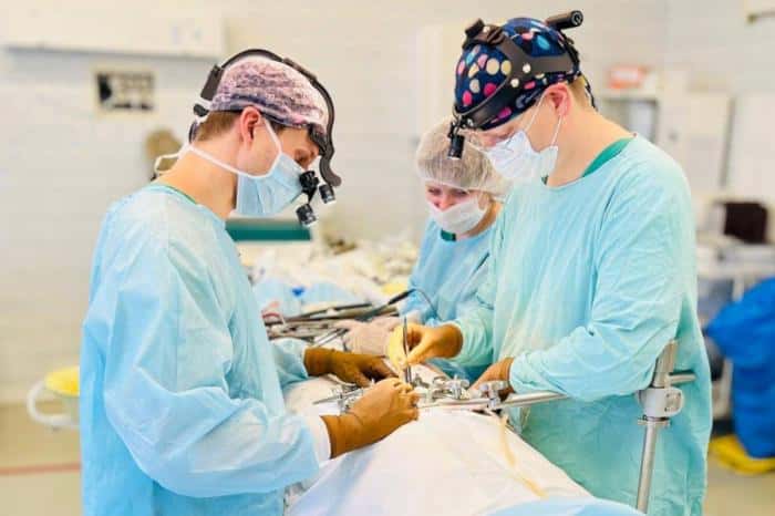 Свердловские врачи вернули бойца СВО к жизни с помощью уникального импланта