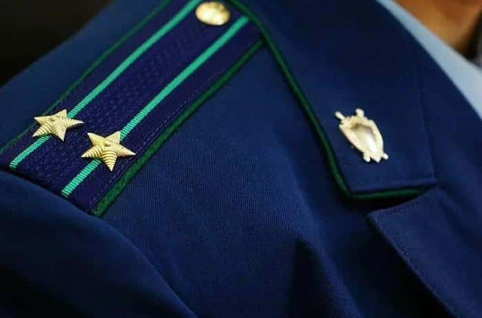 Дефицит учителей, испорченная еда и оборудование: прокуратура зафиксировала тысячи нарушений в школах Свердловской области