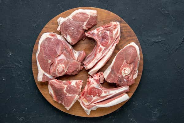 «Наледь на туше»: Россельхознадзор Свердловской области обнаружил нарушения у поставщика мяса в детские сады