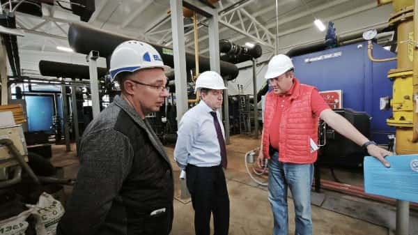 Будет ли тепло в квартирах этой зимой? Министр энергетики и ЖКХ проверил Каменск-Уральский