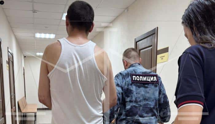 Мужчина в алкогольном опьянении жестоко избил женщину на глазах её сына