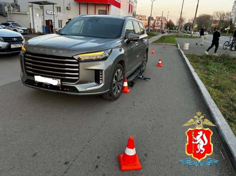 Водитель в Каменске-Уральском не заметил 10-летнюю девочку на велосипеде и жестко проехался по ней — ребенок в больнице