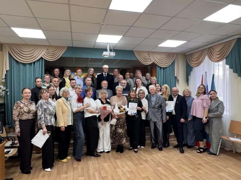 На СинТЗ отметили День учителя и 85 лет профобразованию — как завод помогает колледжам