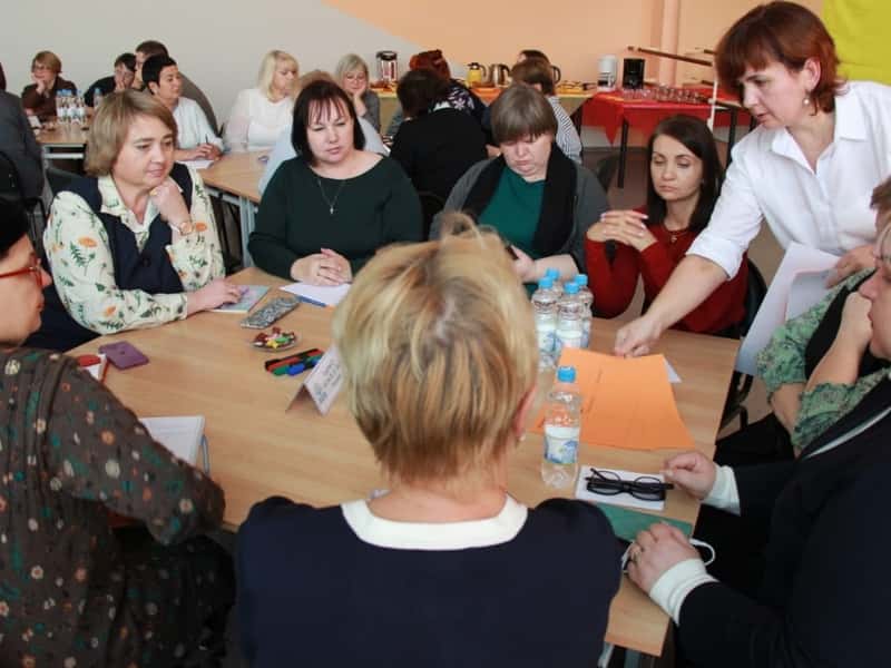 В Каменске-Уральском педагоги решают, как спасти школы от нехватки учителей