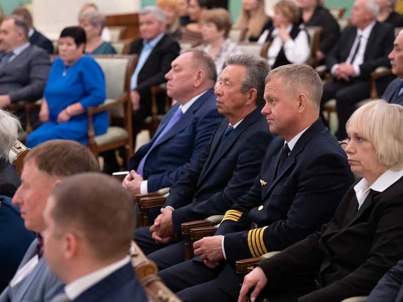 42 героя региона: в Свердловской области наградили лучших работников и деятелей культуры