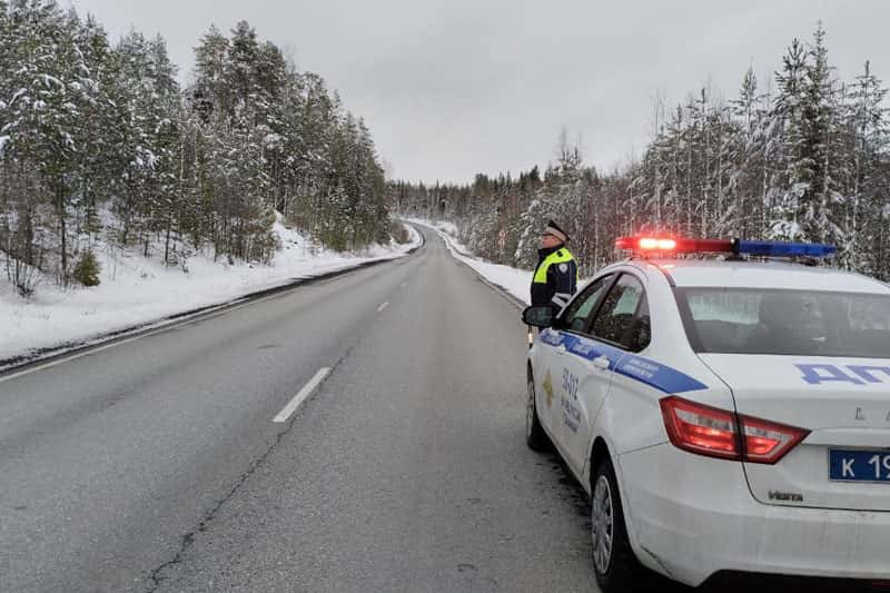 Дорожная обстановка в Свердловской области: 129 ДТП за сутки 8 января