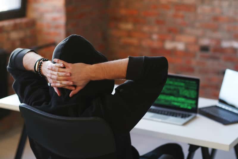 В Екатеринбурге врач потерял 1,2 млн рублей из-за мошенников на сайте знакомств