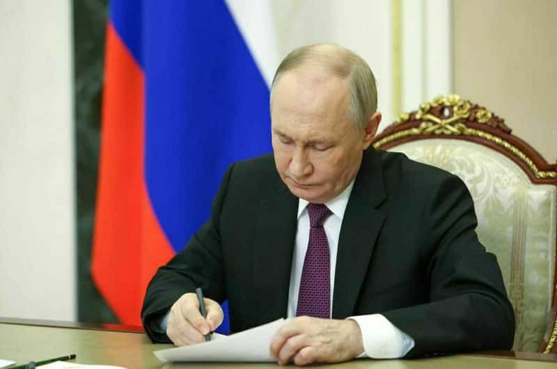 Путин наградил представителя Каменск-Уральского металлургического завода