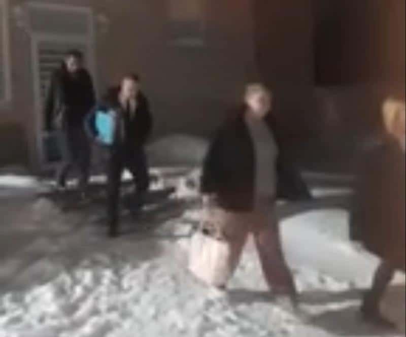 «Заложили квартиры, машины»: сотни жителей Каменска-Уральского стали жертвами финансовой пирамиды