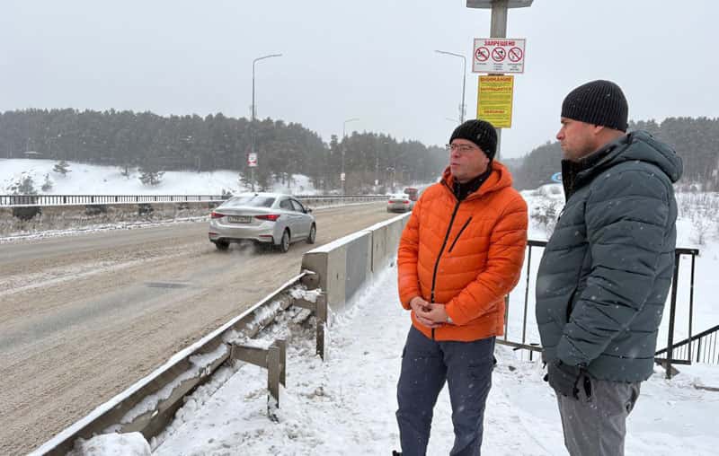 Глава Каменска-Уральского проверил, как убрали снег с Байновского моста и улицах