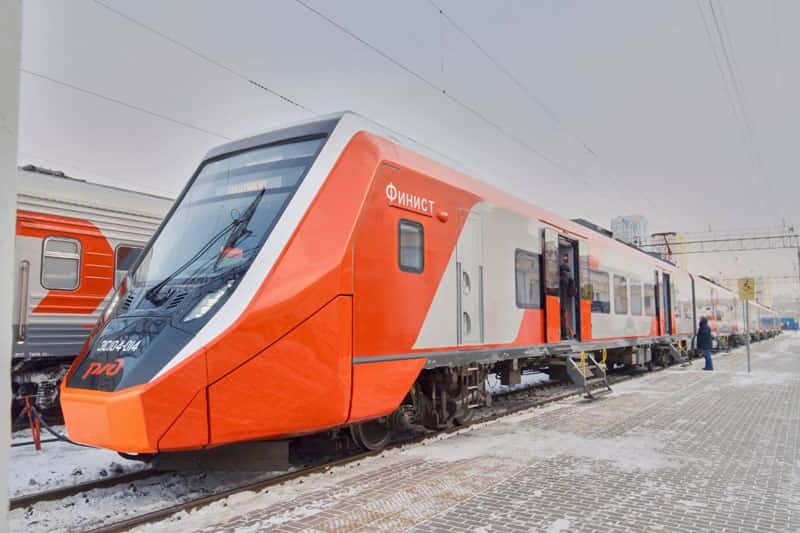 В поезде «Финист» из Челябинска в Екатеринбург утром не открывались двери