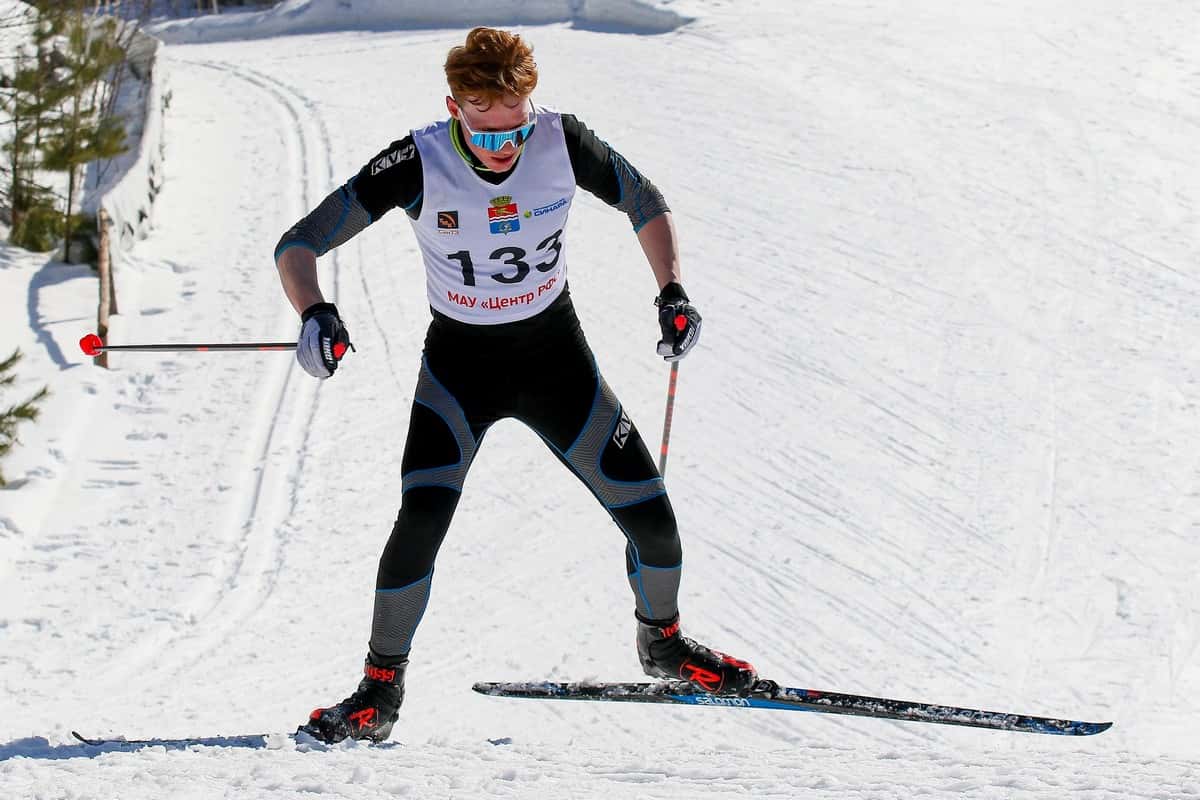В Каменске-Уральском прошли лыжные гонки памяти Владимира Тугаринова — на старт вышли более 170 спортсменов