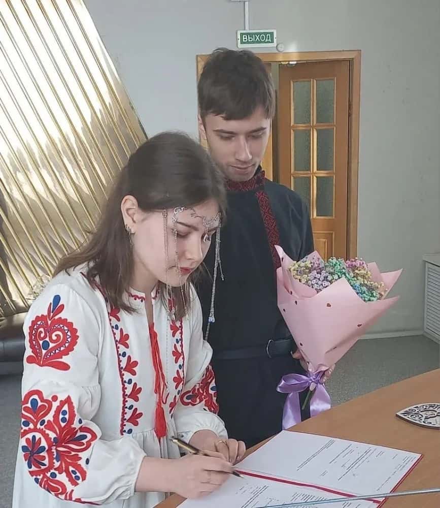 В ЗАГСе Каменска-Уральского зарегистрировали брак в стиле древнерусской свадьбы