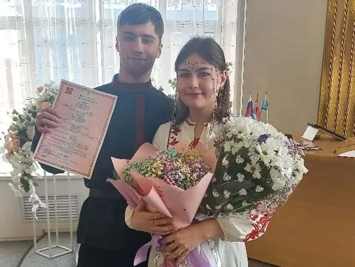 В Каменске-Уральском сыграли «древнерусскую» свадьбу: жених в косоворотке, кольца с символикой