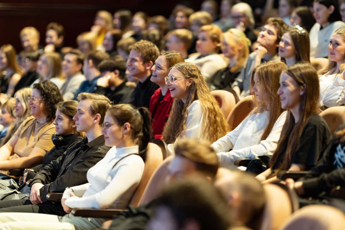 Абитуриенты Урала смогут пройти онлайн-отбор в ГИТИС без поездки в Москву