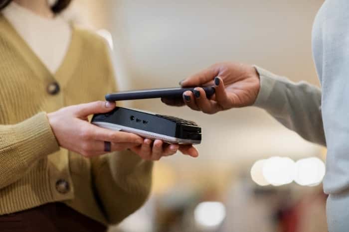 Сбер сделал оплату частями бесплатной и запустил её прямо на кассах