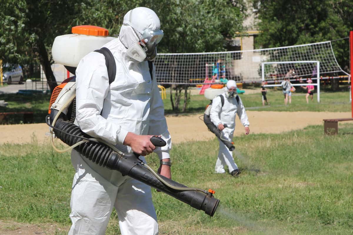 В Каменске-Уральском начали обработку от клещей: кладбища закрыты на 3 дня