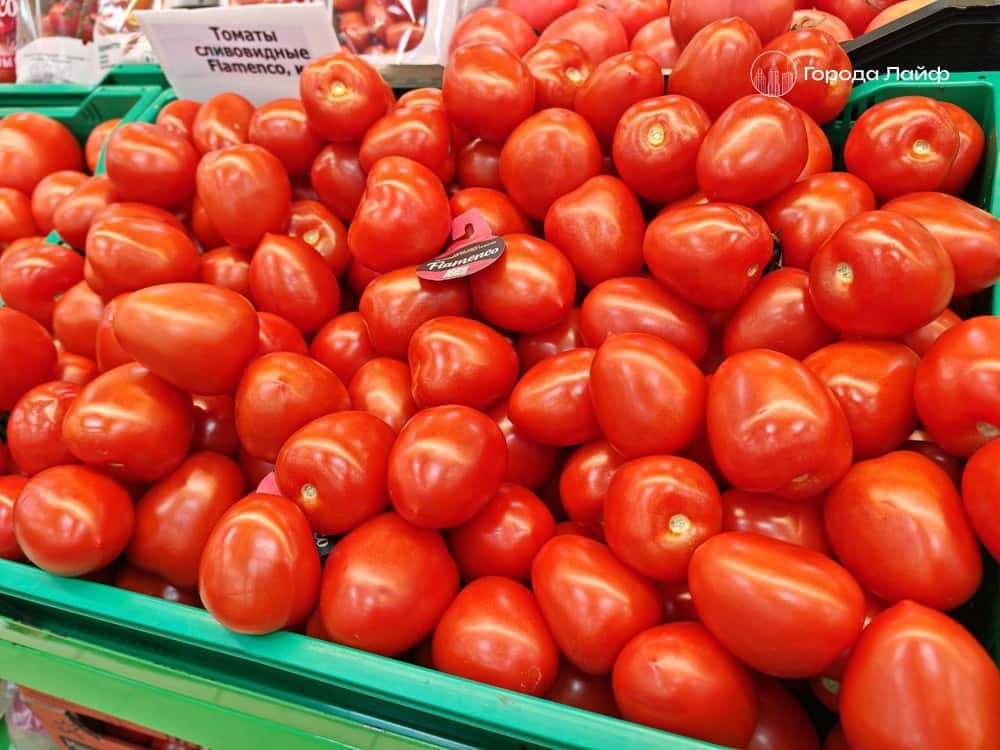 В Свердловскую область за неделю ввезли почти 900 тонн овощей и фруктов