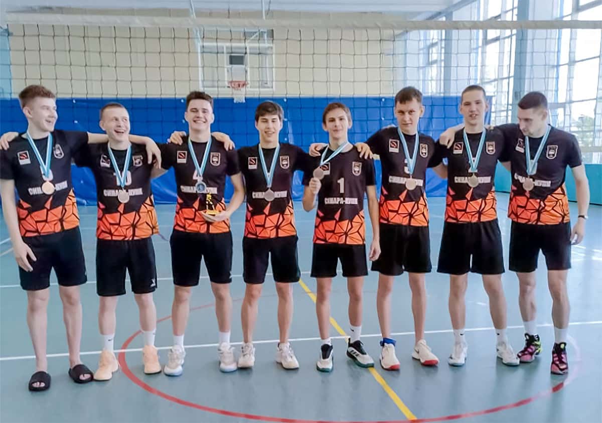 У волейбольной «Синары» растёт смена: студенты взяли бронзу