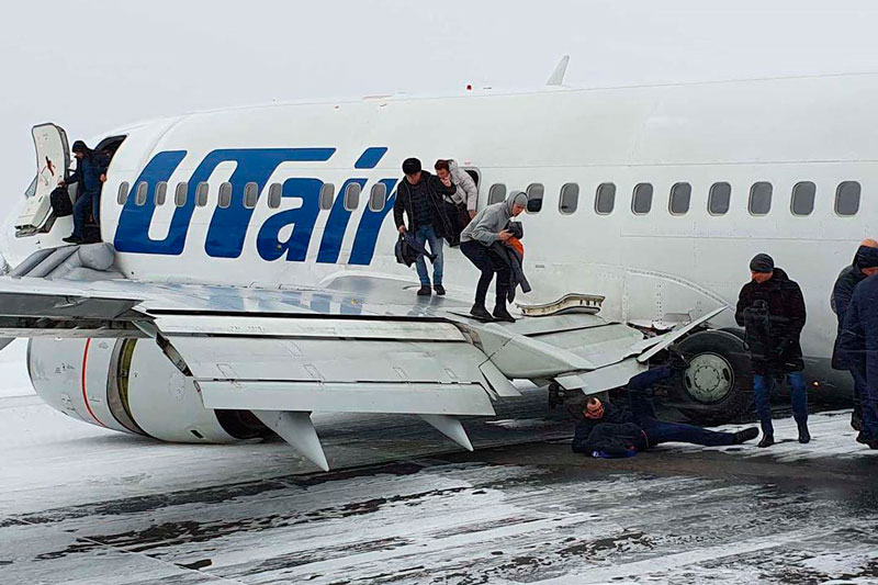Российский самолет ударился хвостом при посадке