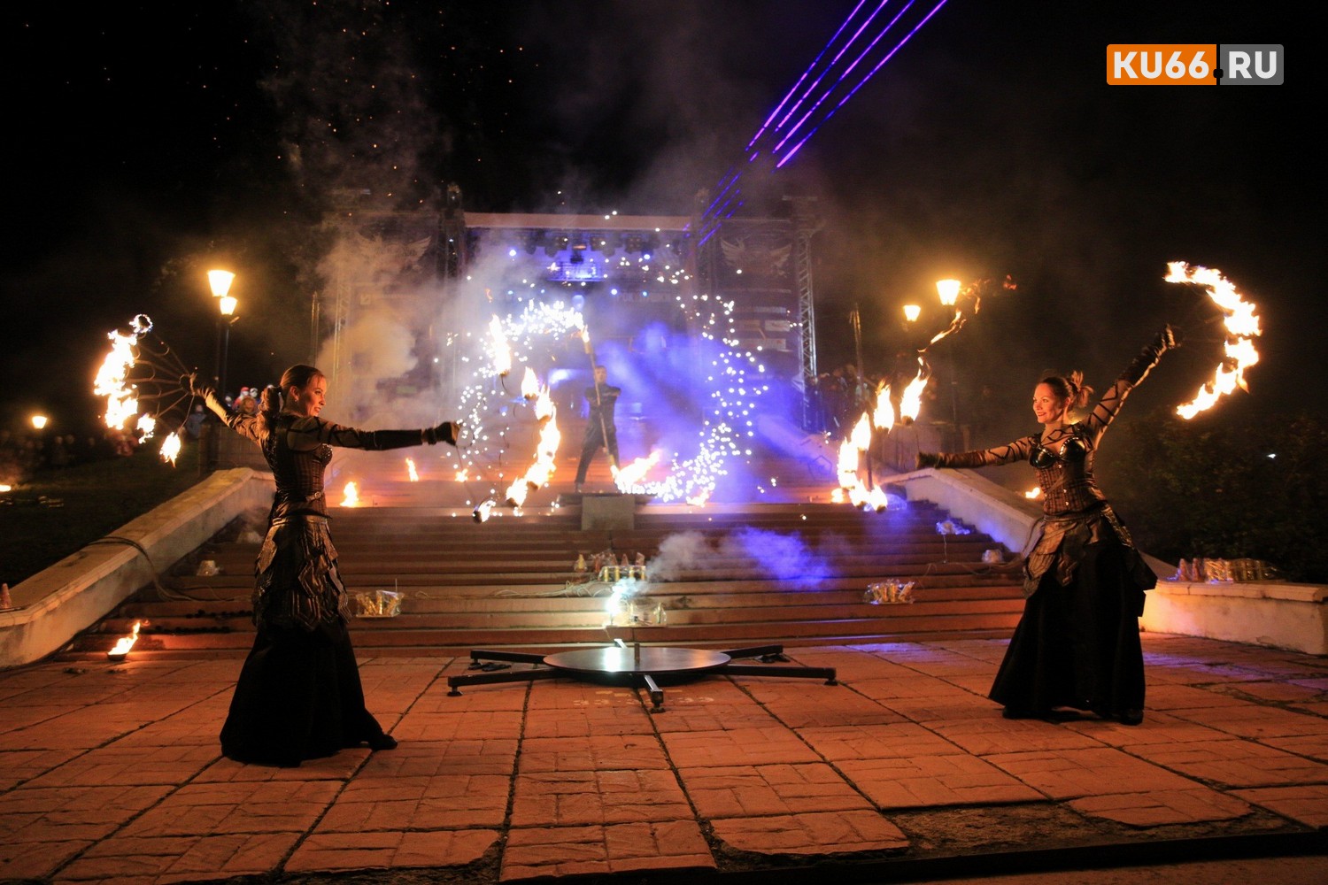 «Нас гордость распирает, что вы это придумали!» Мэрия Каменска-Уральского расхвалила сама себя за фестиваль «Музы и пушки». ФОТОРЕПОРТАЖ