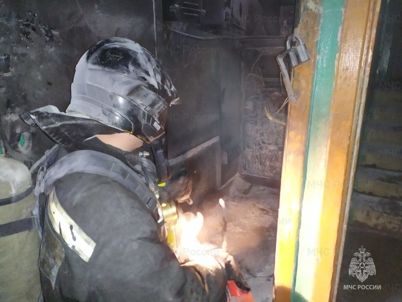 Вечером в Каменске-Уральском в пятиэтажке загорелся щиток