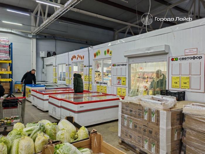 Все магазины «Светофор» в Свердловской области нарушают закон: изъято 2,4 тонны продукции | Роспотребнадзор: все магазины «Светофор» в Свердловской области нарушают закон