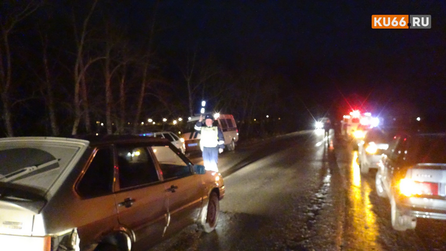 «Я его не видел»: ночью на трассе под Каменском-Уральским водитель иномарки, направлявшийся в аэропорт, насмерть сбил 45-летнего мужчину