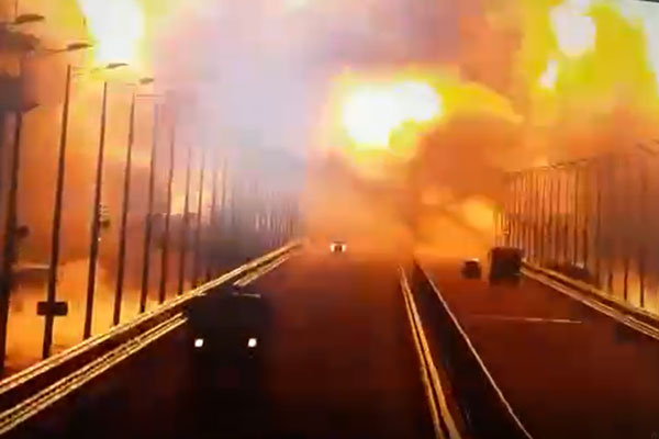 Опубликовано видео с моментом подрыва Крымского моста