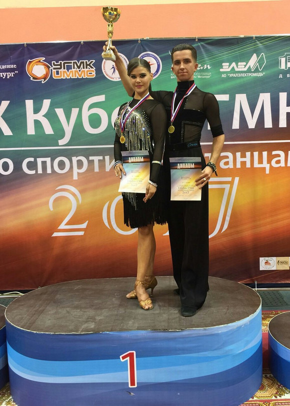 Танцоры из Каменска-Уральского завоевали четыре кубка по «латине» и «стандарту» в Верхней Пышме, поразив местных металлургов