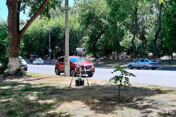 «Дорожные знаки или забыли убрать, или оставили специально». Опасное для автомобилистов место в Каменске-Уральском — ловит человек с радаром «Дорожные знаки или забыли убрать, или оставили специально». Опасное для автомобилистов место в Каменске-Уральском — ловит человек с радаром